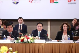 政府总理范明政：为企业发展创造一切便利条件