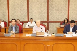 越共中央总书记阮富仲主持召开中央政治局和书记处会议
