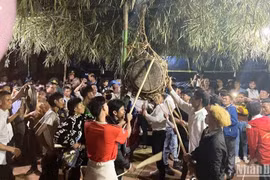 别具一格的广平省云桥族的打鼓节
