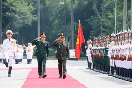 柬埔寨王家军总司令翁比塞对越南进行正式访问