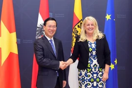 越南国家主席武文赏会见奥地利参议院议长阿尔帕