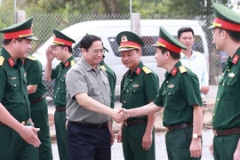 范明政总理视察九龙江三角洲交通重点项目建设情况