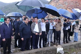 政府总理范明政对富安省部分重点工程进行实地检查