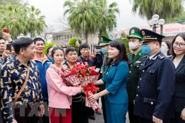 芒街国际口岸迎接后疫情阶段首批国际游客