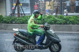 5月8日越南各地均出现下雨和雷暴天气