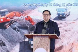 越南政府总理范明政宣布北南高速公路12个子项目同步动工建设