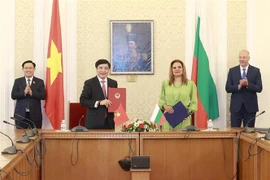 越南国会主席王廷惠圆满结束对孟加拉国、保加利亚的正式访问