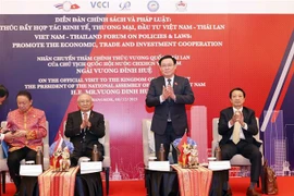 越南国会主席王廷惠出席越泰促进经贸投资合作政策和法律论坛