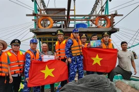 黎光道少将：越南海警与渔民并肩同行打击非法捕捞