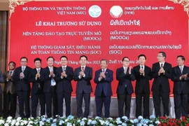 越南向老挝移交2个网络系统 助力老挝加快数字化转型进程