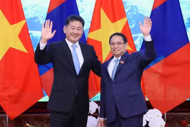 越南政府总理范明政会见蒙古国总统呼日勒苏赫