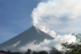 菲律宾因马荣火山爆发已疏散数千人