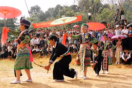 得乐高原的赫蒙族过年习俗 