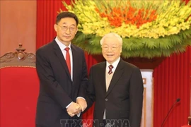 越共中央总书记阮富仲会见中国广西壮族自治区党委书记刘宁