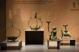 题为“东山回响” 专题展展出新发现的东山文化遗物