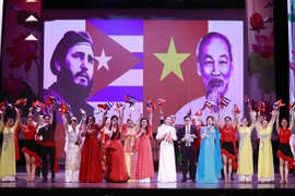 “越南-古巴历史烙印” 特别文艺晚会隆重举行