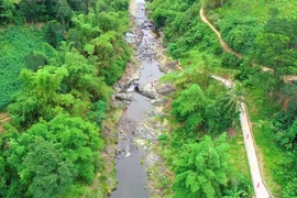 探索广治省达克容美景