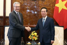 越南国家主席武文赏会见法国驻越南大使尼古拉斯·沃纳里