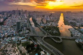 开辟越南南部以东地区的新发展空间