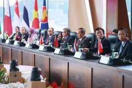 第42届东盟峰会：通过东盟共同体三大支柱的多项文件