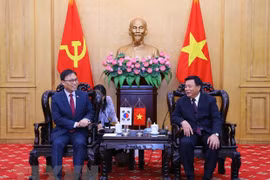 推动胡志明国家政治学院与韩国伙伴之间的合作