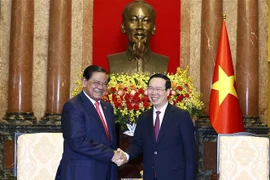 越南国家主席武文赏会见柬埔寨副首相