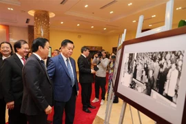 纪念《越南文化纲要》颁布80周年的图片展正式开展