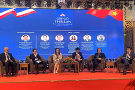 促进越南与泰国各地方和企业之间的合作