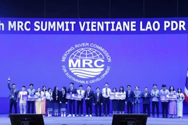越南大学生在寻求湄公河现代河流监测技术竞赛中获得两项二等奖