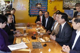 国家主席武文赏高度评价日本首都东京与越南各地方积极推进多领域的积极合作