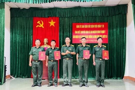 7B军医院医务人员前往长沙执行任务