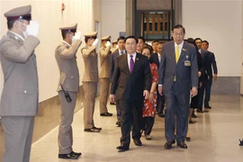 国会主席王廷惠会见泰国上议院议长蓬佩·威奇春猜