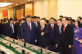 越南与中国签署36项合作文件