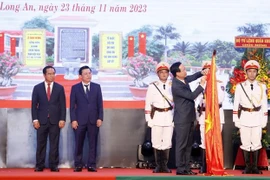 国家主席武文赏出席“协和战胜利”60周年纪念活动