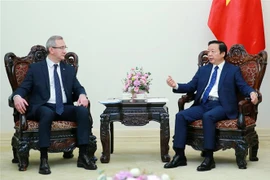 越南政府副总理陈红河会见俄罗斯联邦卡卢加州州长