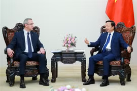 越南政府副总理陈红河会见俄罗斯联邦卡卢加州州长