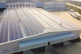 越法经贸投资促进座谈会在巴黎举行