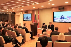 越俄建交73周年纪念会议在圣彼得堡隆重举行