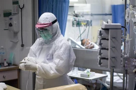 泰国新冠确诊病例和死亡人数增加