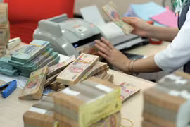 10月4日上午越南国内市场美元卖出价大幅上涨