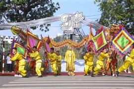 河内秋季狂欢节在还剑湖步行街举行