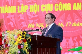 范明政总理出席越南老人民公安协会成立大会
