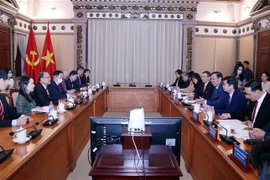 胡志明市欢迎中国香港企业前来投资兴业