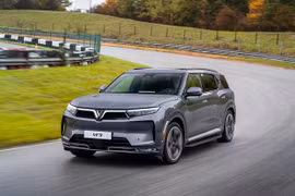 VinFast自3月27日起向首批客户移交大型电动汽车SUV VF 9