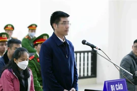 越南救援包机受贿案：被告黄文兴退回全部188亿越南盾赃款