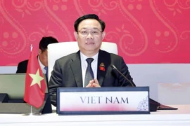 国会主席王廷惠在第44届东盟议会联盟大会全体会议上发表讲话