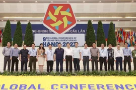 越南国会主席王廷惠出席第九届全球青年议员大会彩排活动