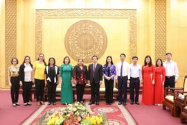 古巴妇女联合会秘书长访问宁平省
