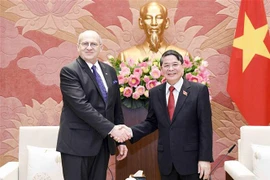 越南国会副主席阮德海会见波兰外长兹比格涅夫·劳一行