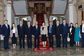 胡志明市深化与中国重庆市的合作关系